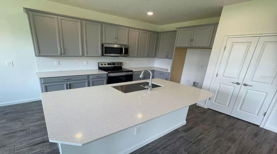Davenport, Florida 33837, 4 Bedroom Bedrooms, ,3 Bathroombathrooms,Residential,For Sale,Yorkdale,0,Mfro6437253