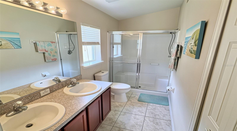 En Suite Master Bathroom