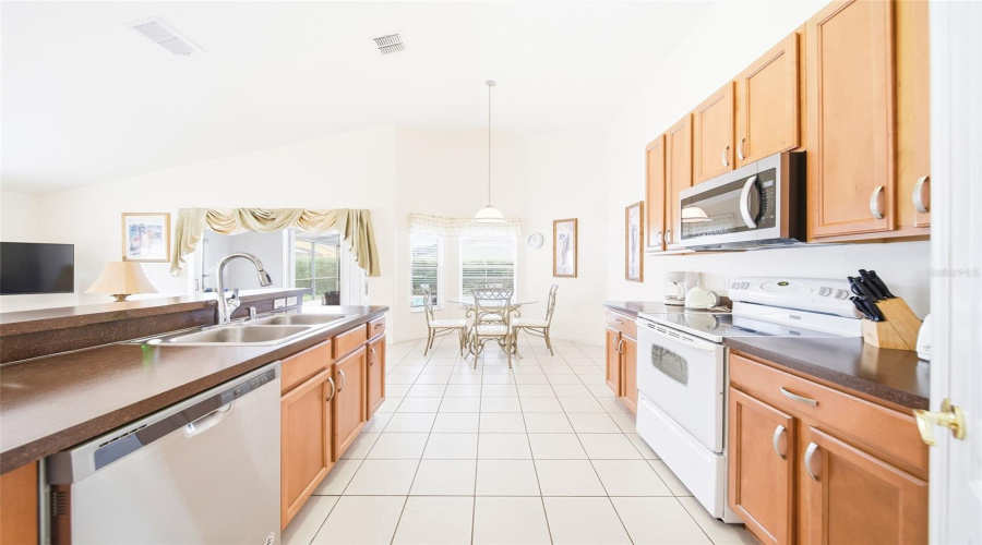 Davenport, Florida 33897, 4 Bedroom Bedrooms, ,3 Bathroombathrooms,Residential,For Sale,Old Bridge,0,Mfro6411421