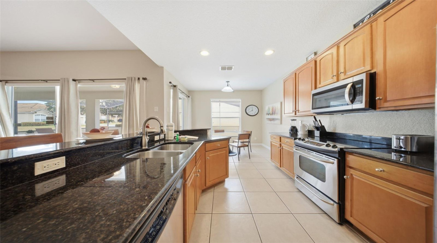 Kissimmee, Florida 34747, 5 Bedroom Bedrooms, ,5 Bathroombathrooms,Residential,For Sale,Archfeld,0,Mfro6383513