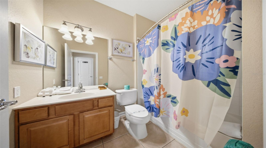 Kissimmee, Florida 34747, 5 Bedroom Bedrooms, ,5 Bathroombathrooms,Residential,For Sale,Archfeld,0,Mfro6383513
