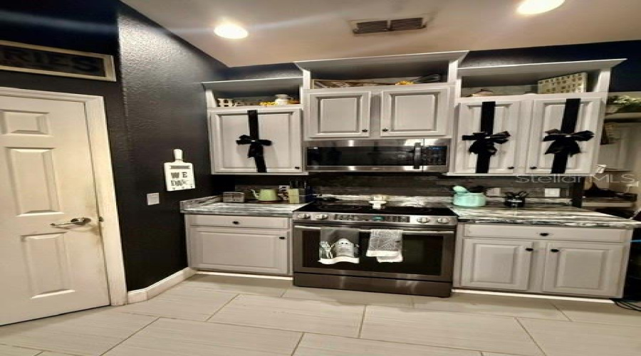 Davenport, Florida 33837, 3 Bedroom Bedrooms, ,2 Bathroombathrooms,Residential,For Sale,Lemon,0,Mfrp4939702