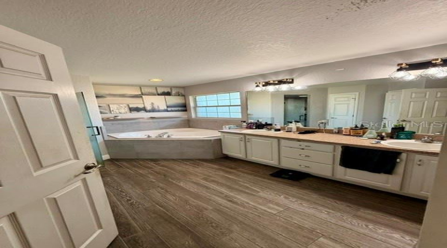 Davenport, Florida 33837, 3 Bedroom Bedrooms, ,2 Bathroombathrooms,Residential,For Sale,Lemon,0,Mfrp4939702