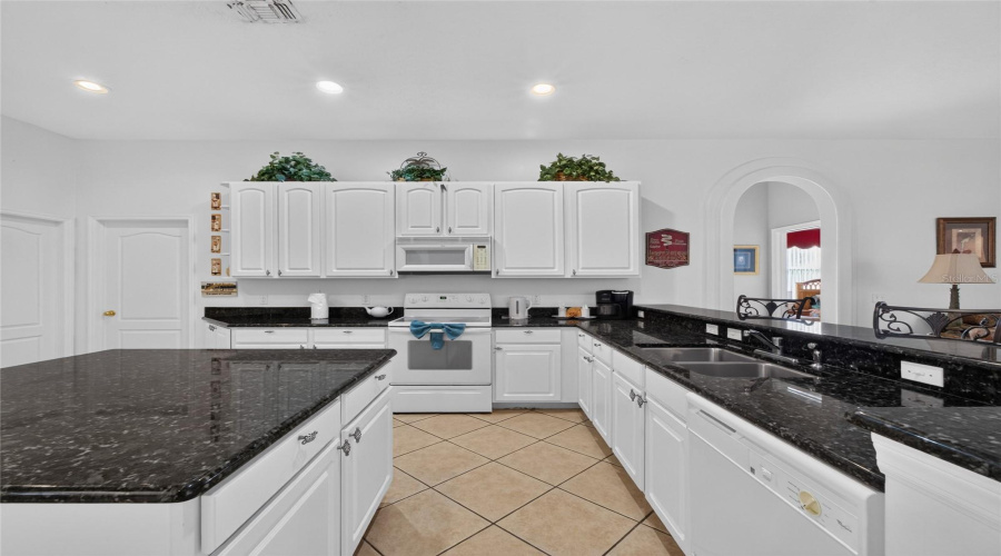Davenport, Florida 33837, 6 Bedroom Bedrooms, ,5 Bathroombathrooms,Residential,For Sale,Blue Heron,0,Mfrs5156373