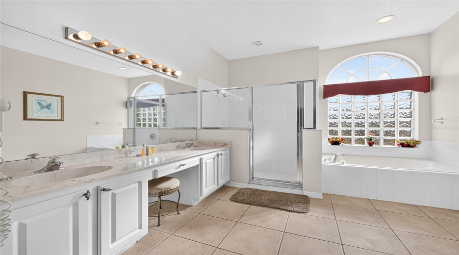 Davenport, Florida 33837, 6 Bedroom Bedrooms, ,5 Bathroombathrooms,Residential,For Sale,Blue Heron,0,Mfrs5156373