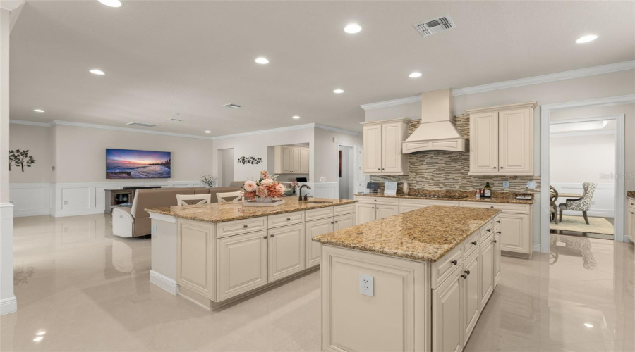 Orlando, Florida 32836, 7 Bedroom Bedrooms, ,6 Bathroombathrooms,Residential,For Sale,Morehouse,0,Mfro6436366