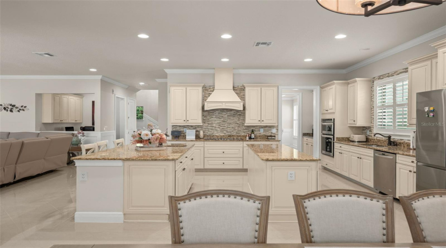 Orlando, Florida 32836, 7 Bedroom Bedrooms, ,6 Bathroombathrooms,Residential,For Sale,Morehouse,0,Mfro6436366
