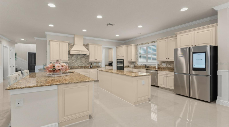 Orlando, Florida 32836, 7 Bedroom Bedrooms, ,6 Bathroombathrooms,Residential,For Sale,Morehouse,0,Mfro6436366