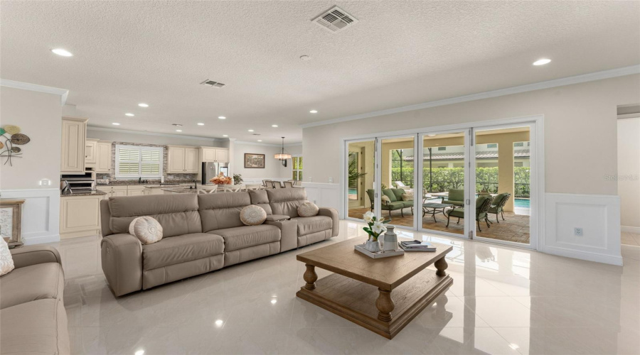 Orlando, Florida 32836, 7 Bedroom Bedrooms, ,6 Bathroombathrooms,Residential,For Sale,Morehouse,0,Mfro6436366