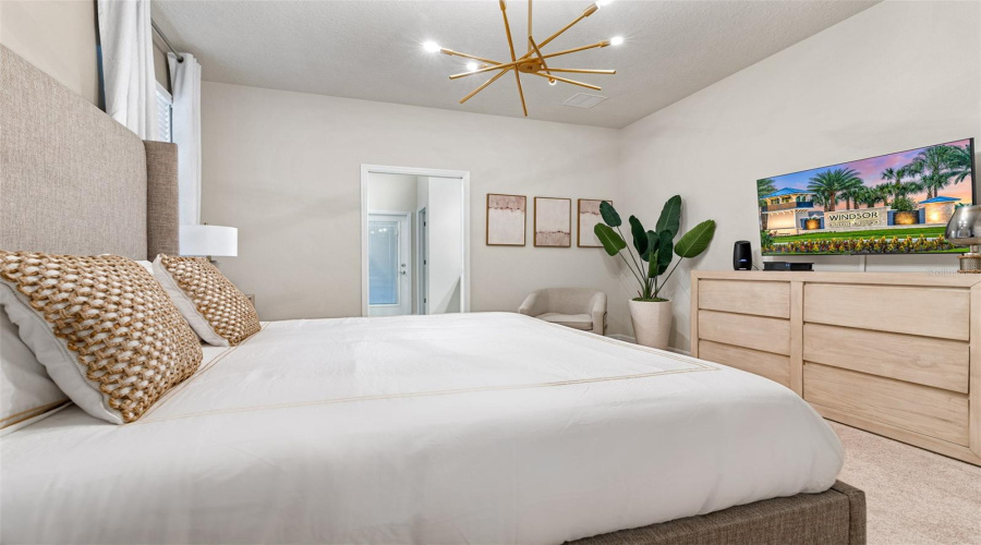 Davenport, Florida 33897, 10 Bedroom Bedrooms, ,8 Bathroombathrooms,Residential,For Sale,Mahalo,0,Mfro6437452