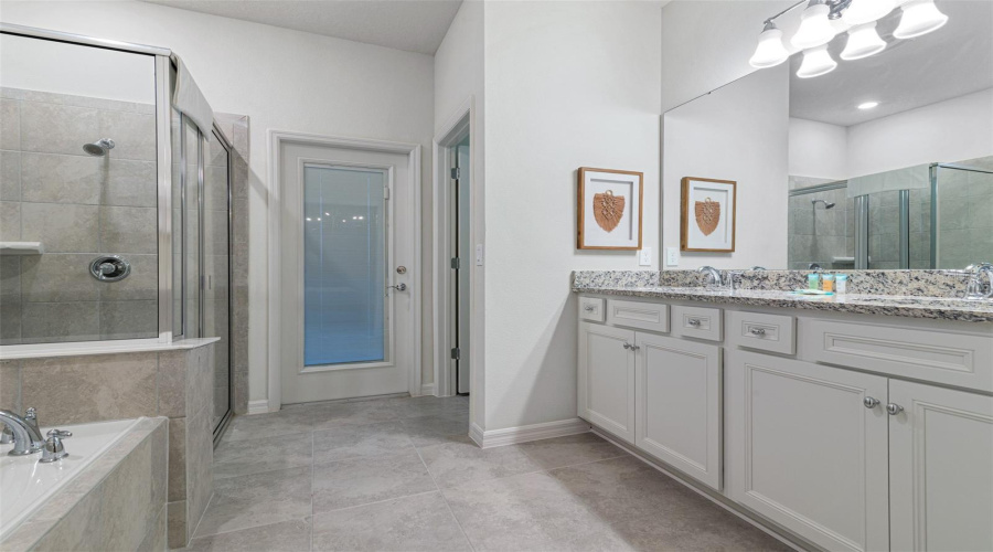 Davenport, Florida 33897, 10 Bedroom Bedrooms, ,8 Bathroombathrooms,Residential,For Sale,Mahalo,0,Mfro6437452
