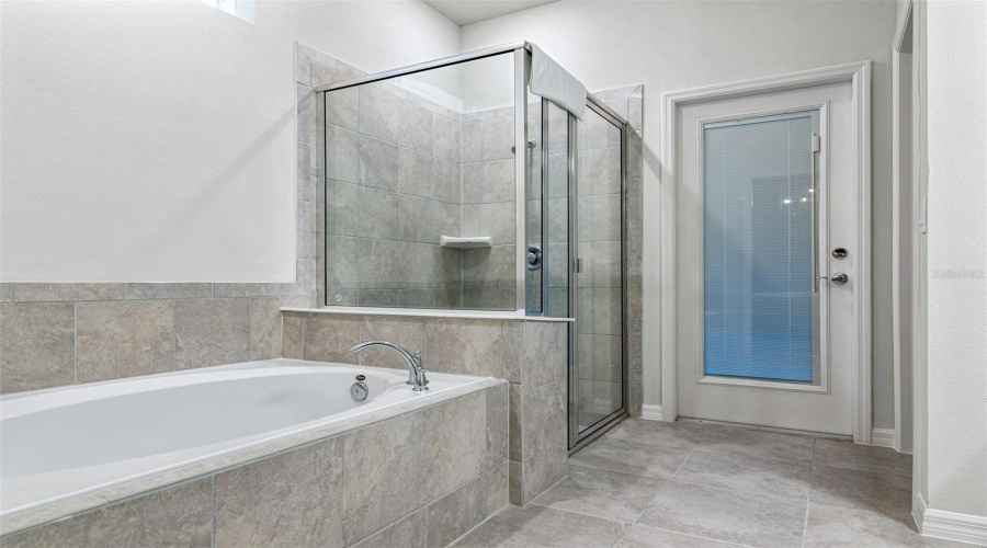 Davenport, Florida 33897, 10 Bedroom Bedrooms, ,8 Bathroombathrooms,Residential,For Sale,Mahalo,0,Mfro6437452