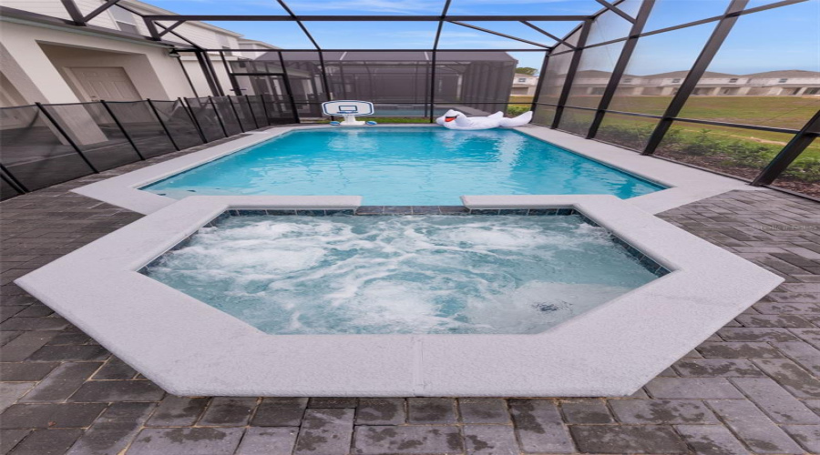 Davenport, Florida 33897, 10 Bedroom Bedrooms, ,8 Bathroombathrooms,Residential,For Sale,Mahalo,0,Mfro6437452