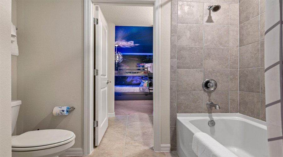 Davenport, Florida 33897, 10 Bedroom Bedrooms, ,8 Bathroombathrooms,Residential,For Sale,Mahalo,0,Mfro6437452