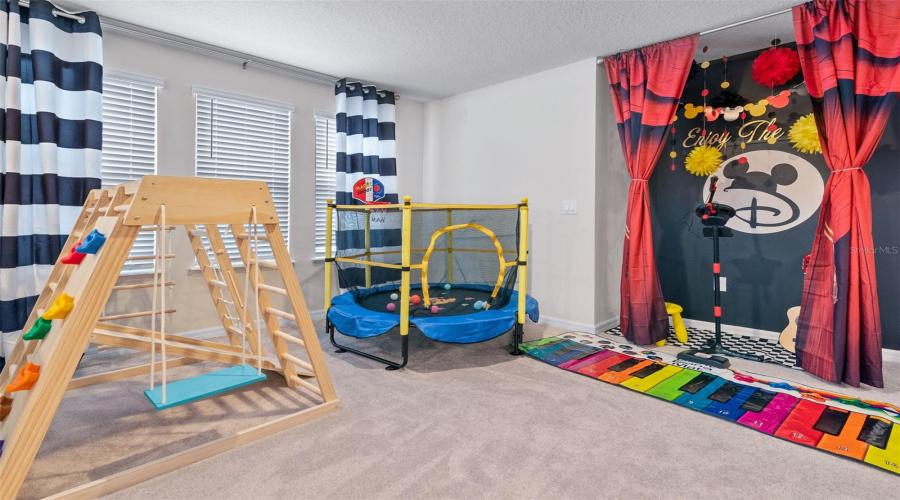 Davenport, Florida 33897, 10 Bedroom Bedrooms, ,8 Bathroombathrooms,Residential,For Sale,Mahalo,0,Mfro6437452
