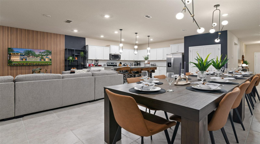 Davenport, Florida 33897, 10 Bedroom Bedrooms, ,8 Bathroombathrooms,Residential,For Sale,Mahalo,0,Mfro6437452