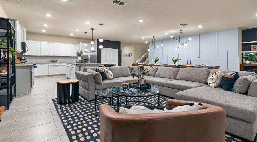 Davenport, Florida 33897, 10 Bedroom Bedrooms, ,8 Bathroombathrooms,Residential,For Sale,Mahalo,0,Mfro6437452