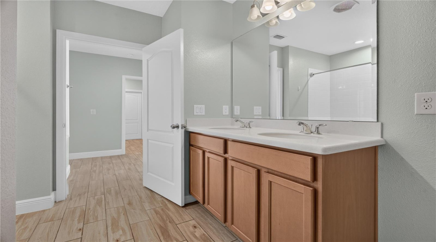 Davenport, Florida 33837, 3 Bedroom Bedrooms, ,2 Bathroombathrooms,Residential,For Sale,Benjamin,0,Mfro6436567