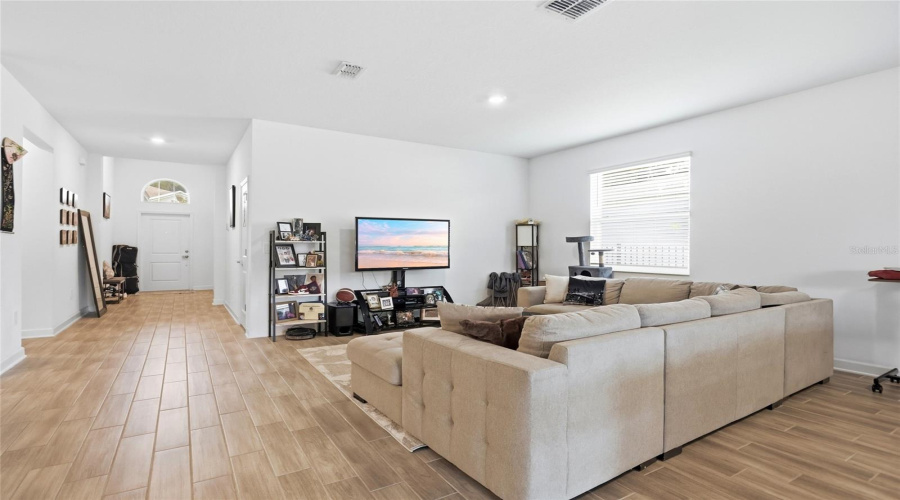 Davenport, Florida 33837, 4 Bedroom Bedrooms, ,3 Bathroombathrooms,Residential,For Sale,Camden,0,Mfro6436830