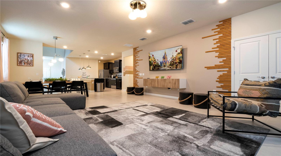 Davenport, Florida 33897, 7 Bedroom Bedrooms, ,5 Bathroombathrooms,Residential,For Sale,Lilac,0,Mfra4703980