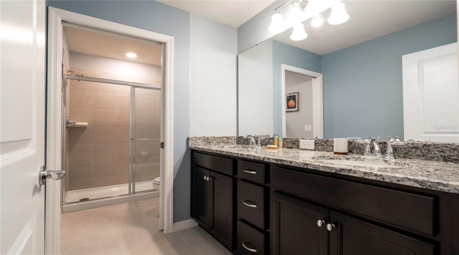 Davenport, Florida 33897, 7 Bedroom Bedrooms, ,5 Bathroombathrooms,Residential,For Sale,Lilac,0,Mfra4703980