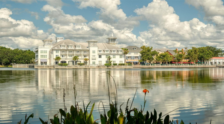 Celebration Inn / Lake Reinhard