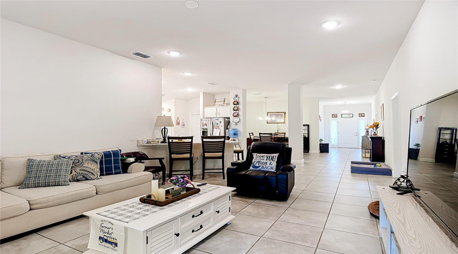 Davenport, Florida 33837, 4 Bedroom Bedrooms, ,3 Bathroombathrooms,Residential,For Sale,Chinoy,0,Mfro6437616