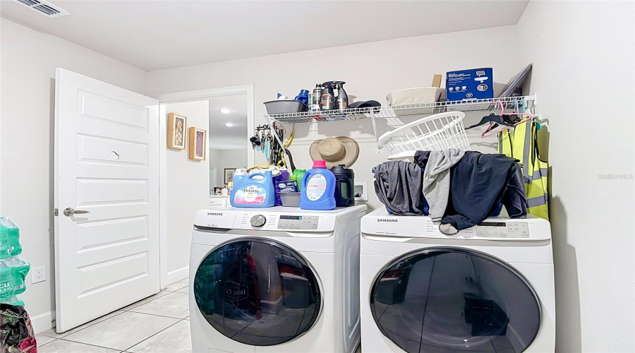 Davenport, Florida 33837, 4 Bedroom Bedrooms, ,3 Bathroombathrooms,Residential,For Sale,Chinoy,0,Mfro6437616