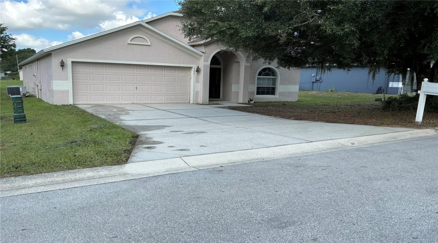 Davenport, Florida 33837, 3 Bedroom Bedrooms, ,2 Bathroombathrooms,Residential,For Sale,Aberdeen,0,Mfra4700796
