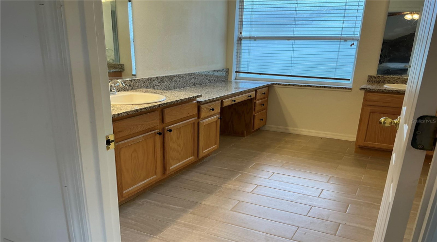 Davenport, Florida 33837, 3 Bedroom Bedrooms, ,2 Bathroombathrooms,Residential,For Sale,Aberdeen,0,Mfra4700796