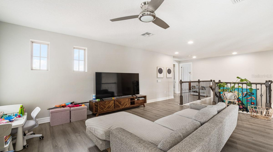 Orlando, Florida 32836, 4 Bedroom Bedrooms, ,3 Bathroombathrooms,Residential,For Sale,Lemon Lake,0,Mfro6437580