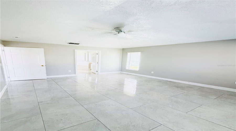 Davenport, Florida 33897, 4 Bedroom Bedrooms, ,3 Bathroombathrooms,Residential,For Sale,Langham,0,Mfrtb8540952