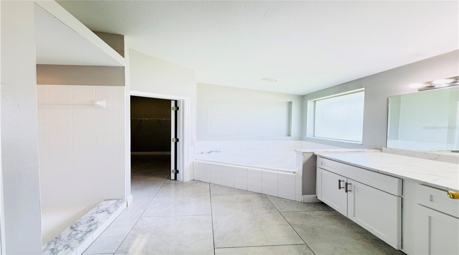 Davenport, Florida 33897, 4 Bedroom Bedrooms, ,3 Bathroombathrooms,Residential,For Sale,Langham,0,Mfrtb8540952