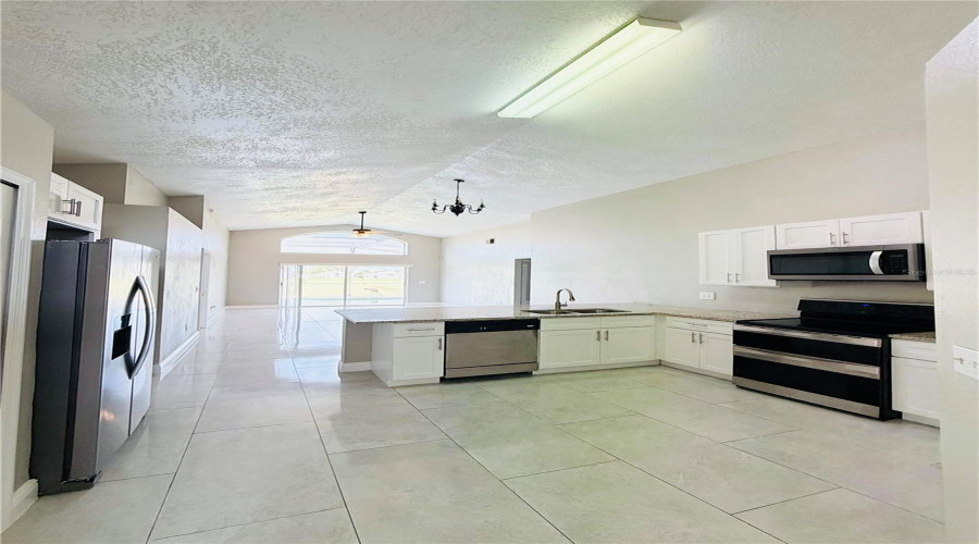 Davenport, Florida 33897, 4 Bedroom Bedrooms, ,3 Bathroombathrooms,Residential,For Sale,Langham,0,Mfrtb8540952