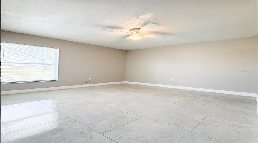 Davenport, Florida 33897, 4 Bedroom Bedrooms, ,3 Bathroombathrooms,Residential,For Sale,Langham,0,Mfrtb8540952