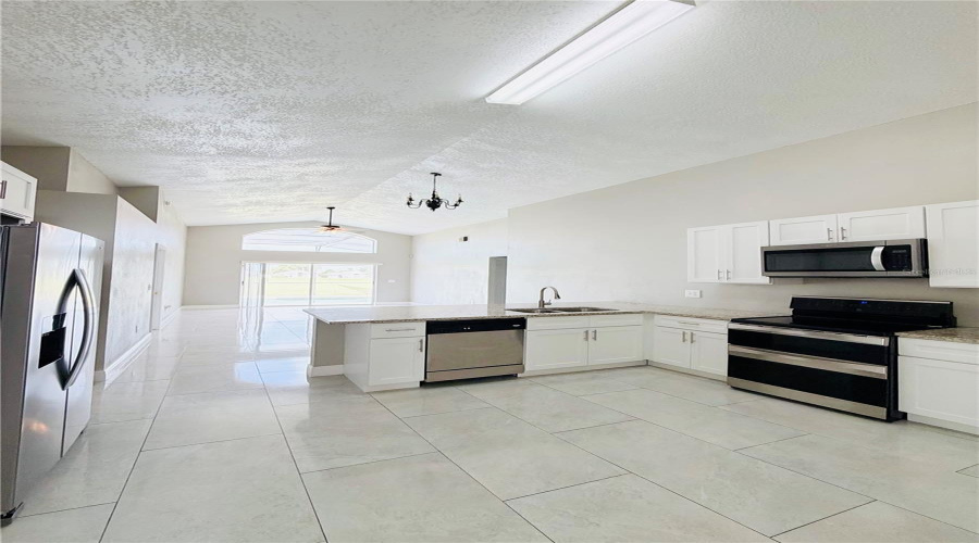 Davenport, Florida 33897, 4 Bedroom Bedrooms, ,3 Bathroombathrooms,Residential,For Sale,Langham,0,Mfrtb8540952
