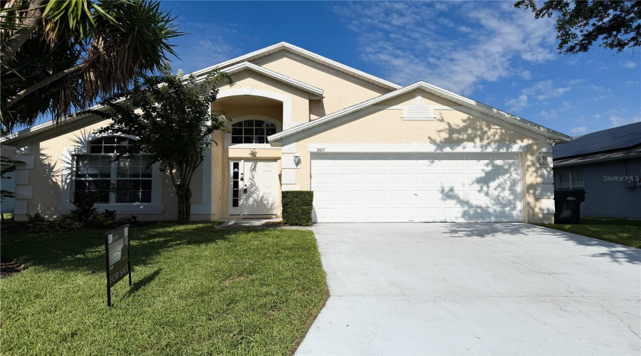 Davenport, Florida 33897, 4 Bedroom Bedrooms, ,3 Bathroombathrooms,Residential,For Sale,Langham,0,Mfrtb8540952