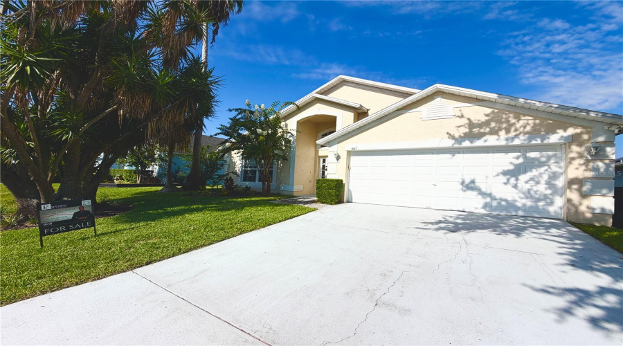 Davenport, Florida 33897, 4 Bedroom Bedrooms, ,3 Bathroombathrooms,Residential,For Sale,Langham,0,Mfrtb8540952