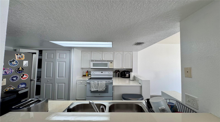 Davenport, Florida 33897, 4 Bedroom Bedrooms, ,3 Bathroombathrooms,Residential,For Sale,Coconut Palm,0,Mfrg5117068