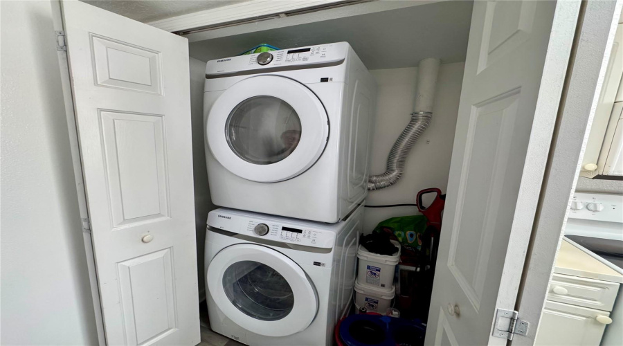 Davenport, Florida 33897, 4 Bedroom Bedrooms, ,3 Bathroombathrooms,Residential,For Sale,Coconut Palm,0,Mfrg5117068