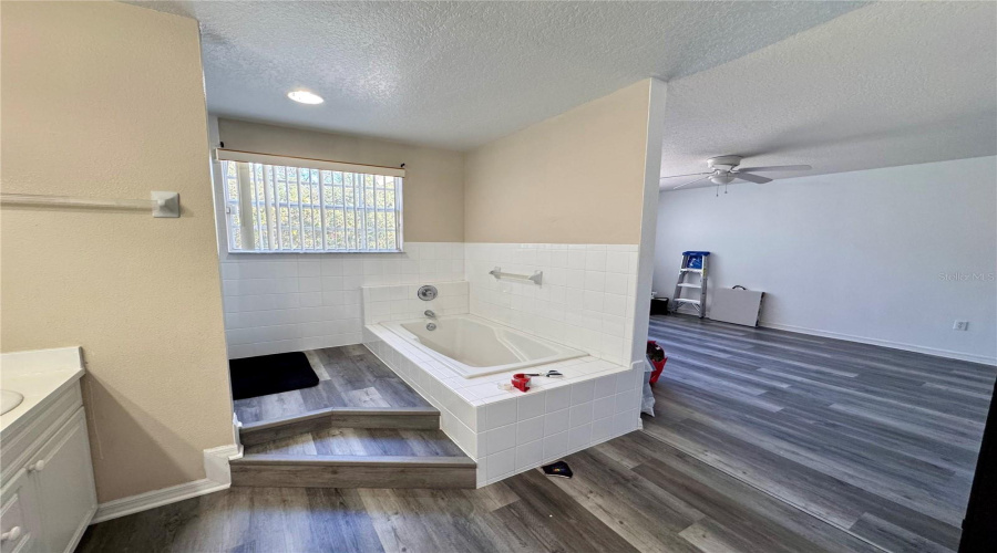 Davenport, Florida 33897, 4 Bedroom Bedrooms, ,3 Bathroombathrooms,Residential,For Sale,Coconut Palm,0,Mfrg5117068