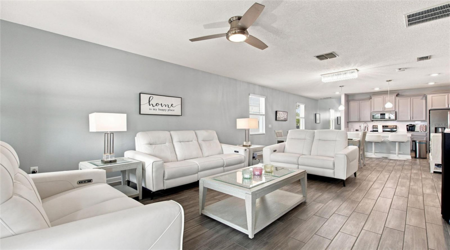 Davenport, Florida 33896, 3 Bedroom Bedrooms, ,2 Bathroombathrooms,Residential,For Sale,Trappers Trail Loop,0,Mfrs5156426