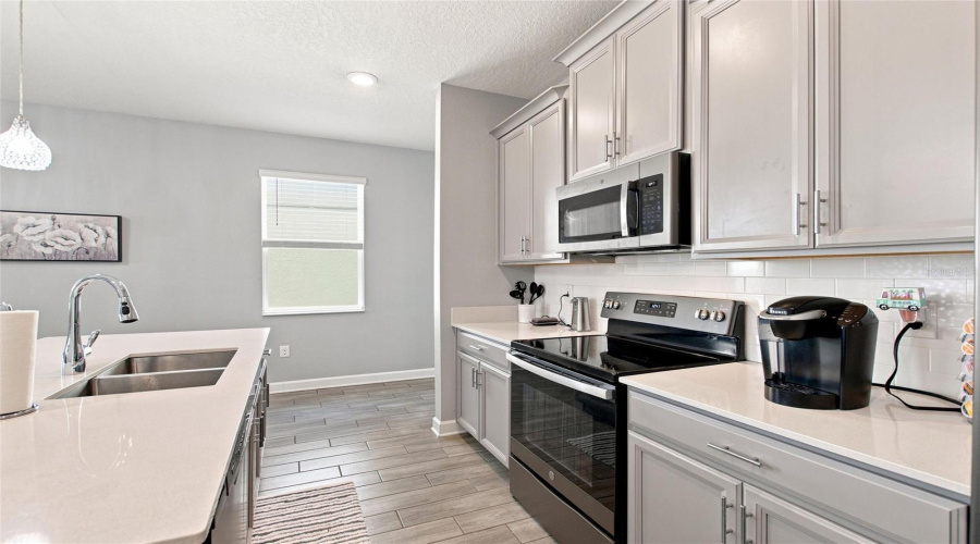 Davenport, Florida 33896, 3 Bedroom Bedrooms, ,2 Bathroombathrooms,Residential,For Sale,Trappers Trail Loop,0,Mfrs5156426