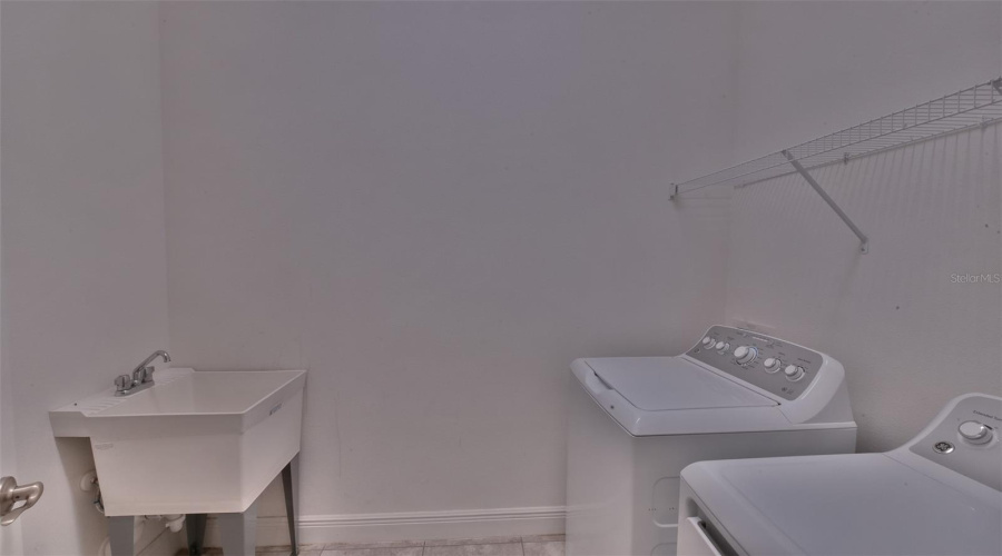 Davenport, Florida 33897, 4 Bedroom Bedrooms, ,3 Bathroombathrooms,Residential,For Sale,Olmo,0,Mfro6437700