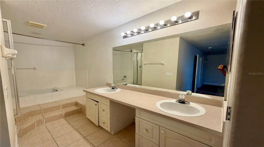 Davenport, Florida 33897, 4 Bedroom Bedrooms, ,3 Bathroombathrooms,Residential,For Sale,Washington Palm,0,Mfrg5117076
