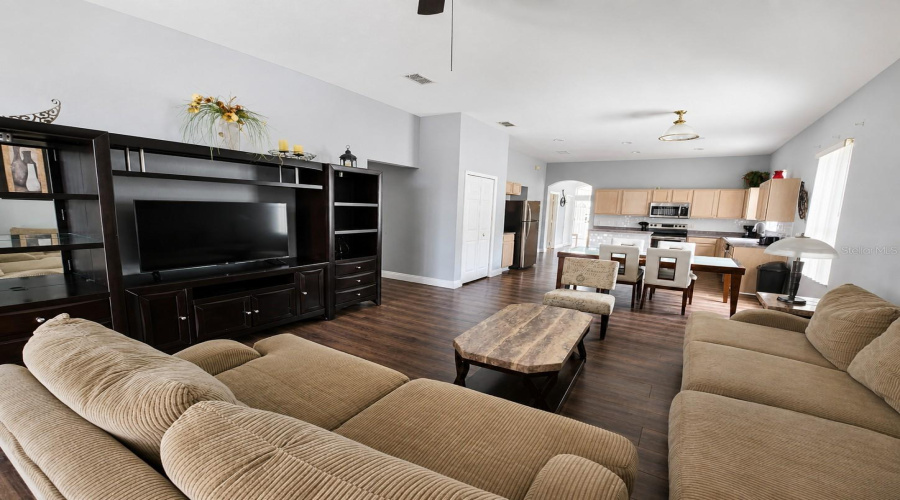 Davenport, Florida 33897, 4 Bedroom Bedrooms, ,3 Bathroombathrooms,Residential,For Sale,Gleneagles,0,Mfro6432451