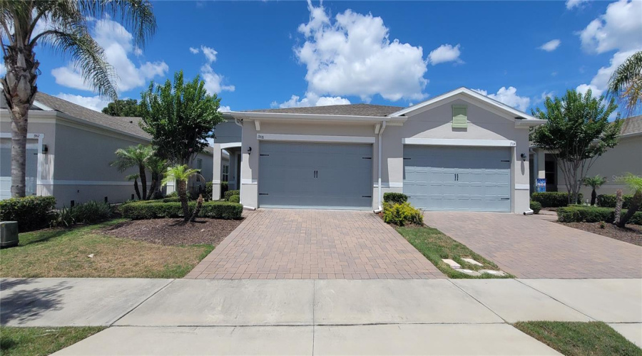 Kissimmee, Florida 34747, 2 Bedroom Bedrooms, ,2 Bathroombathrooms,Residential,For Sale,Flora Pass,0,Mfro6437912