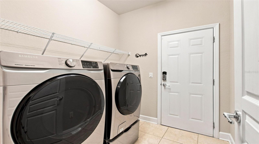 Davenport, Florida 33896, 3 Bedroom Bedrooms, ,2 Bathroombathrooms,Residential,For Sale,Lisbon Ct,0,Mfrs5156519