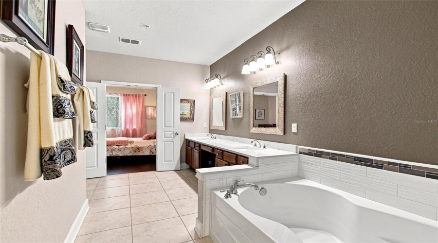 Davenport, Florida 33896, 3 Bedroom Bedrooms, ,2 Bathroombathrooms,Residential,For Sale,Lisbon Ct,0,Mfrs5156519