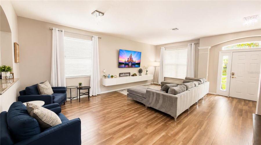 Kissimmee, Florida 34747, 6 Bedroom Bedrooms, ,4 Bathroombathrooms,Residential,For Sale,Basnett,0,Mfro6435446